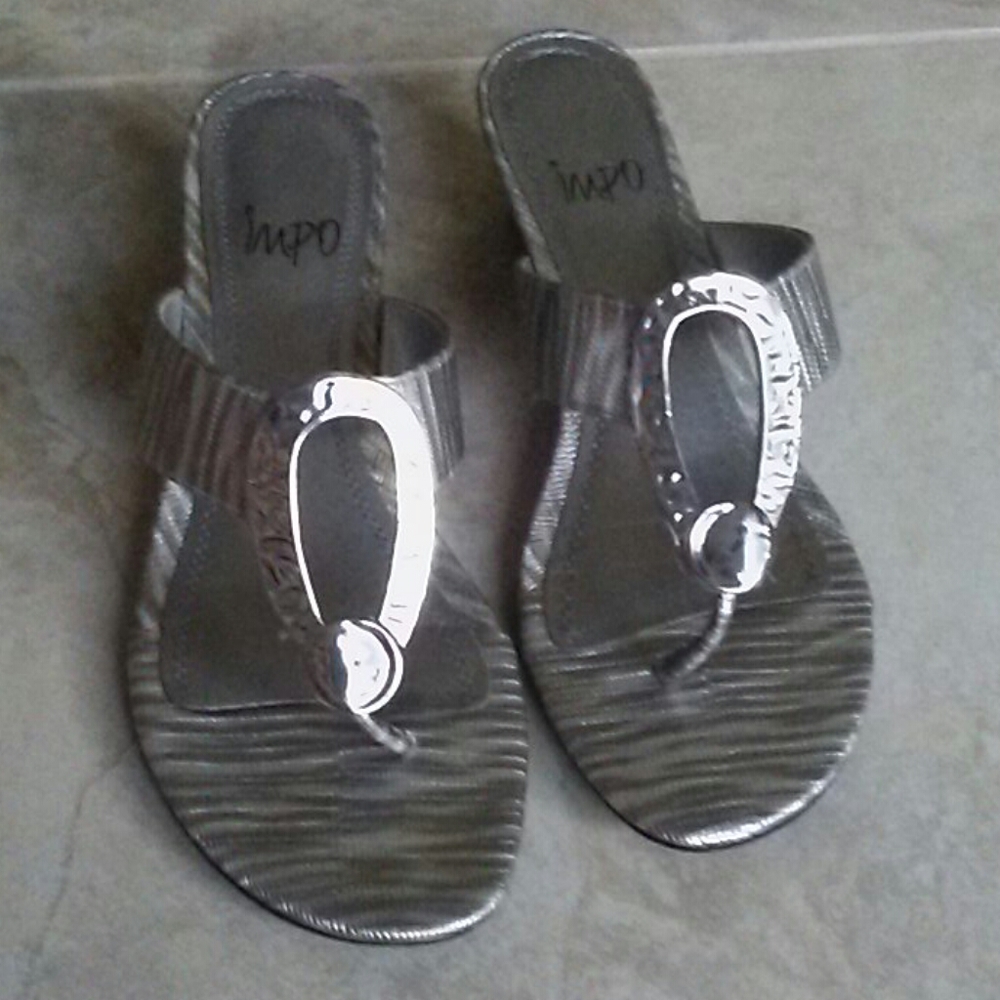 Silver sandles